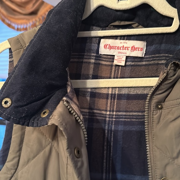 VEST,Character Hero, S, plaid lined,zip, snap front.patch pockets snap - Picture 4 of 6